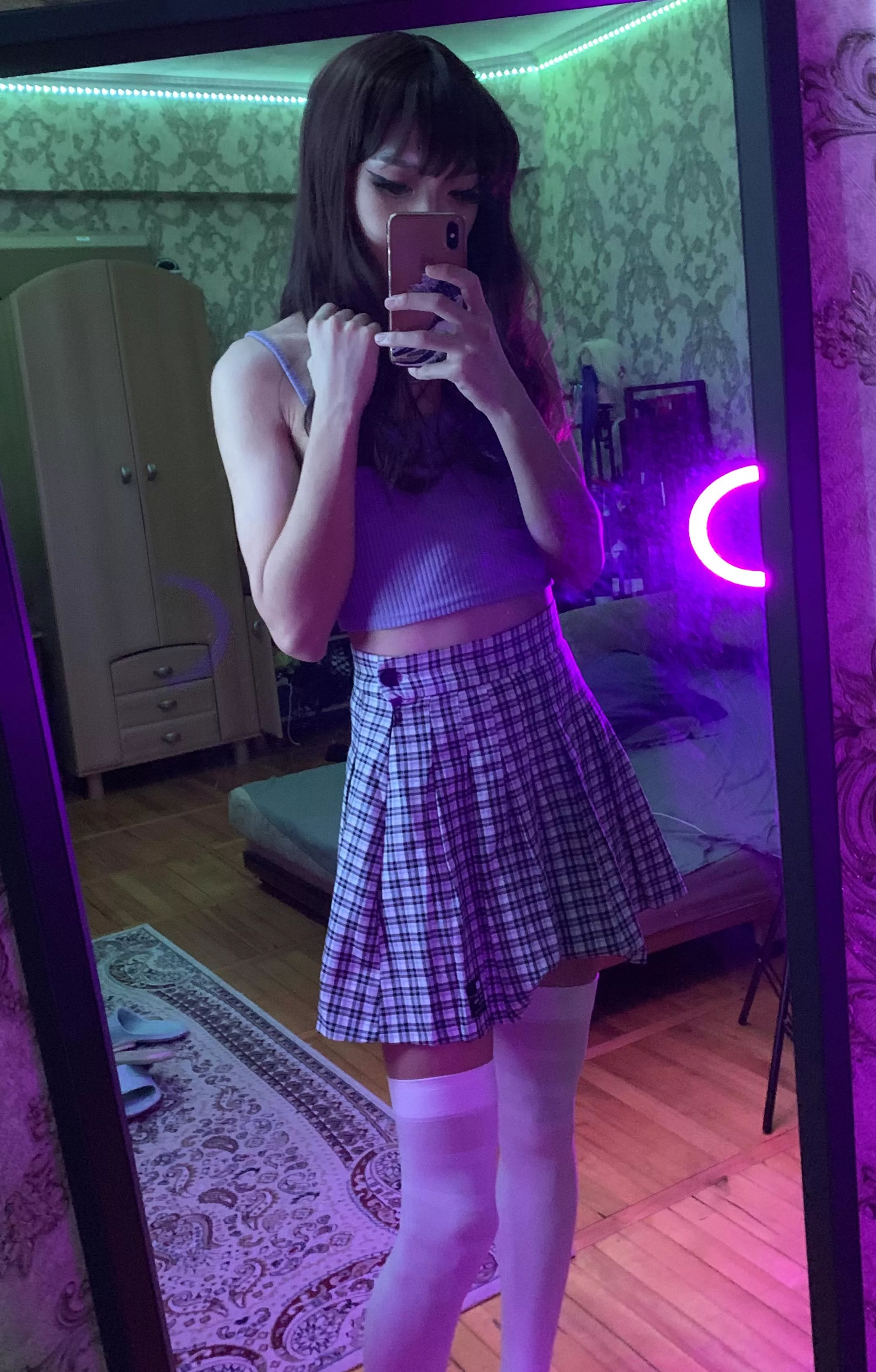 Uhm, don’t know what to write here. So hi🙂🤍