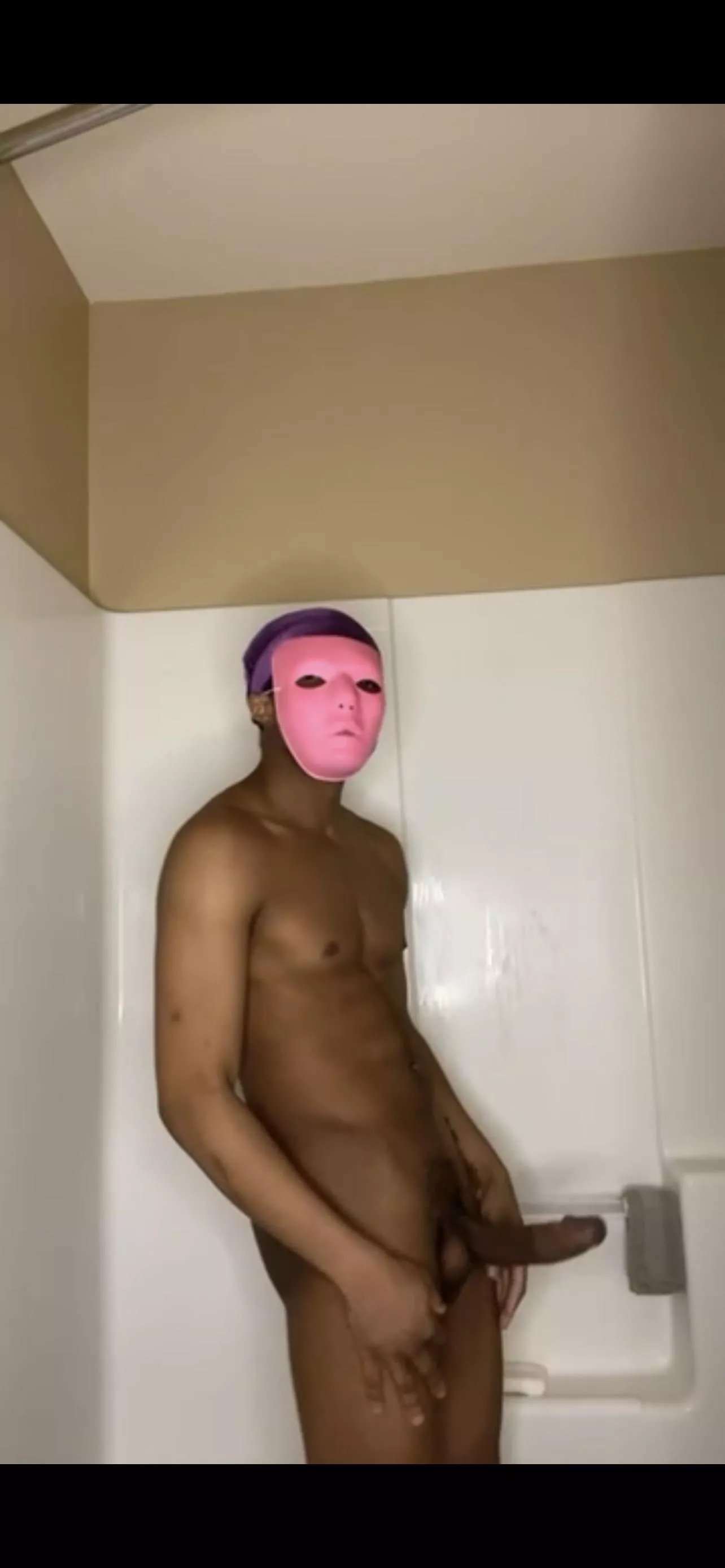 Under 6ft but I’m still a big guy😏