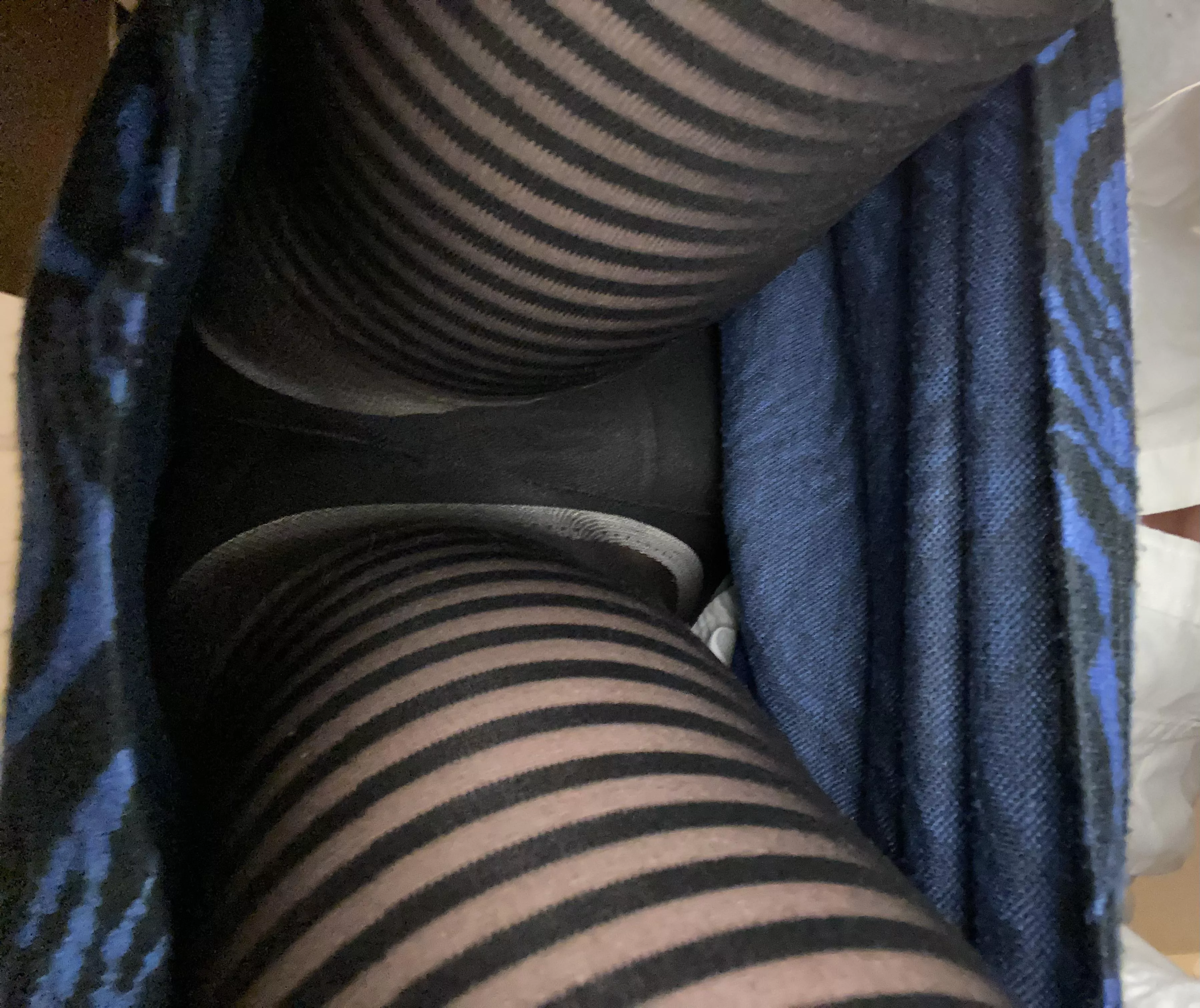 Upskirt shot😊