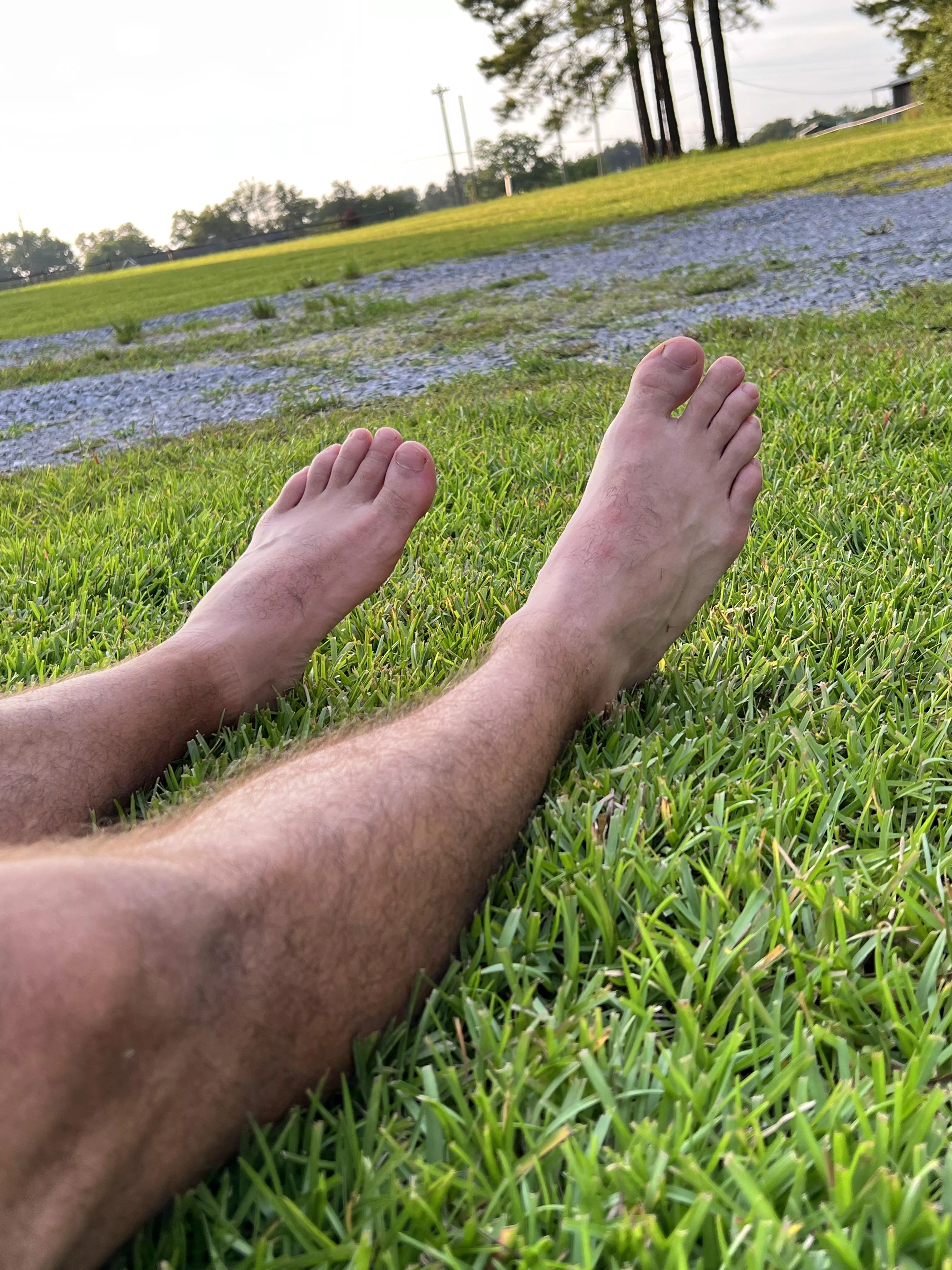 Upvote this if you actually like feet