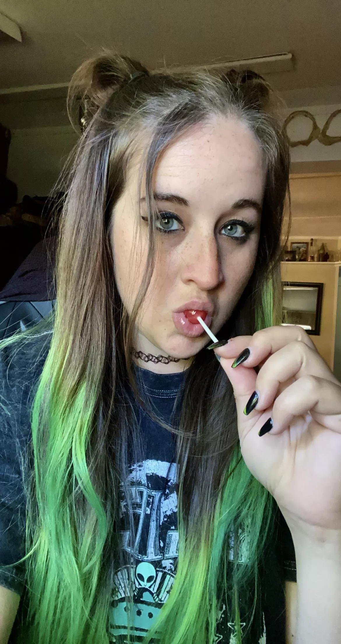 Vibin in my own world 😋😎