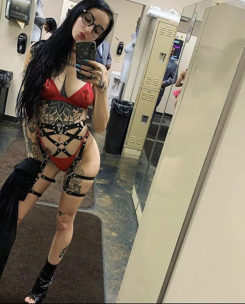 video chats and more available i voice and video verify 👄 @ seductivelexi