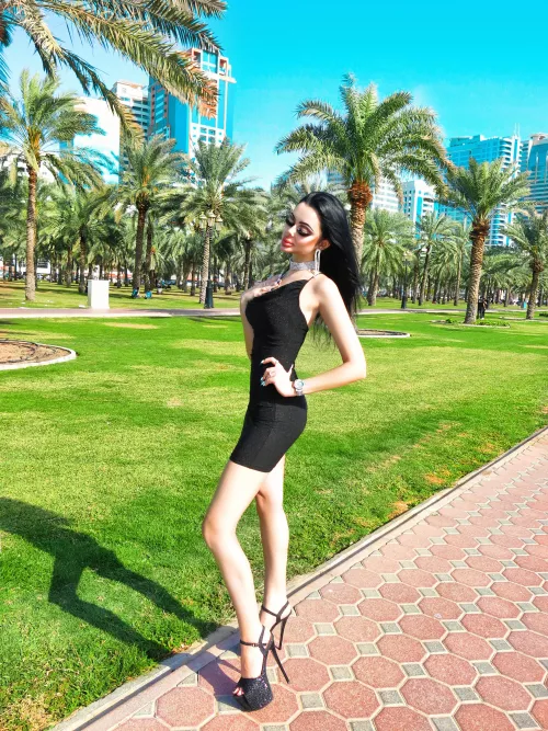 Walking on high heels 👠