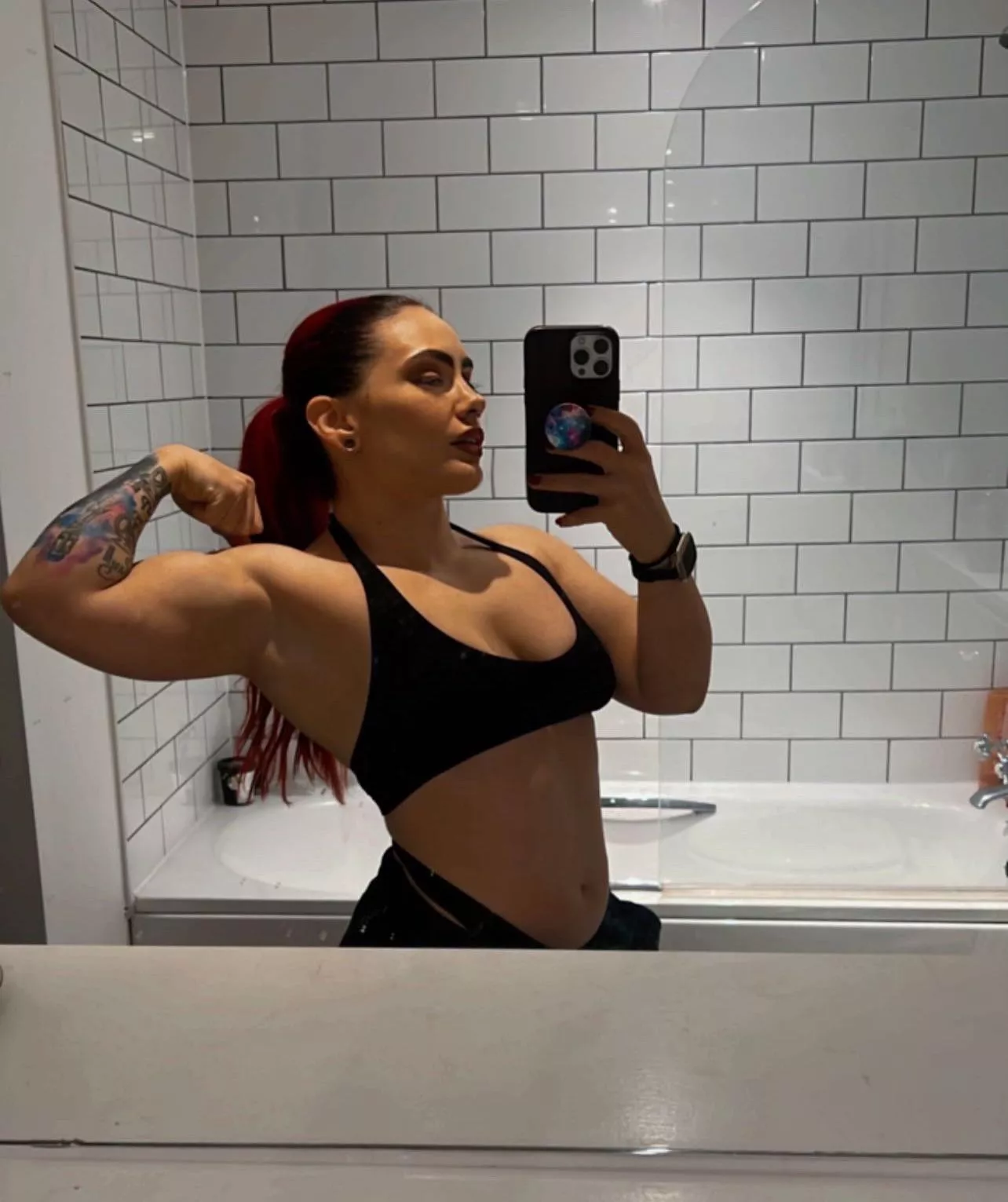 Wanna be my gym buddy? 😋