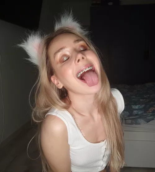 Wanna cum on my braces?