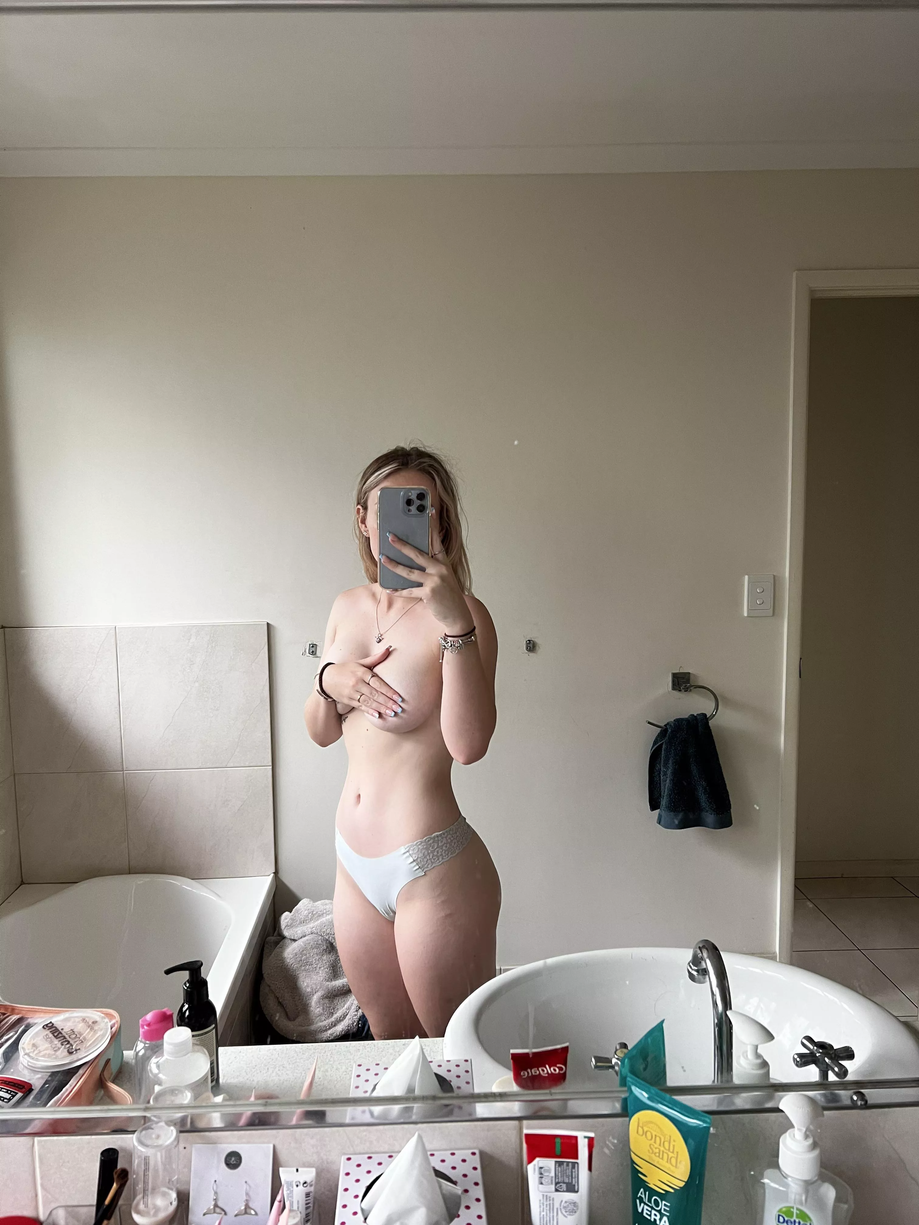 wanna get ur own pair of my panties ? 🤤