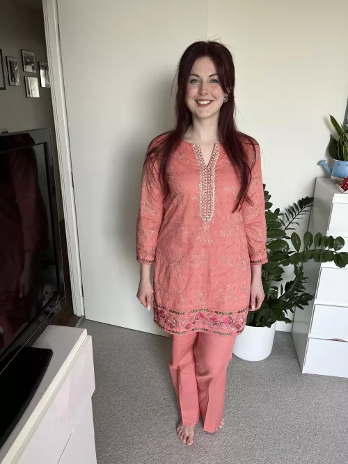 Wanna jerk to my wife? Add me on dis cord london#5483