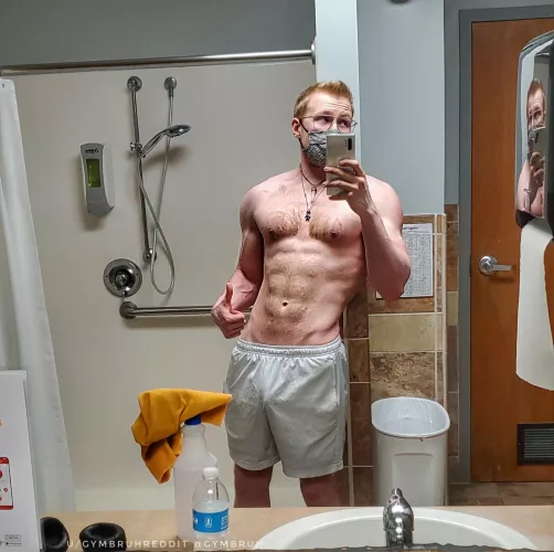 Wanna join me for a workout and worship me afterwards π πͺ