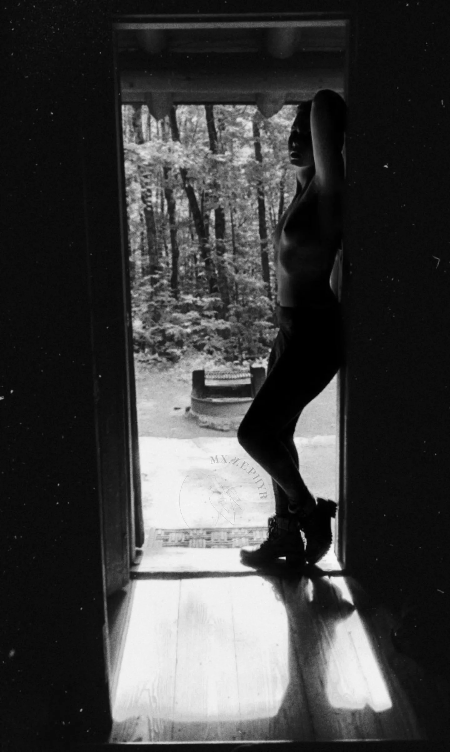 wanna run away with me to a cabin in the middle of nowhere?