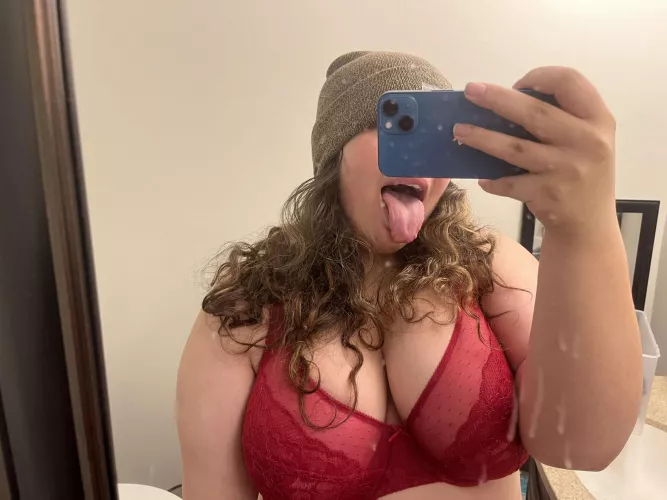 Wanna see my [F] cup titties?