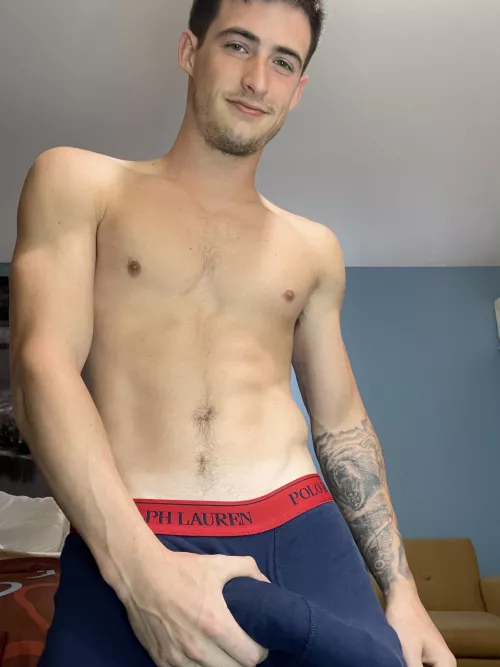 Wanna take a peak?😏🤫