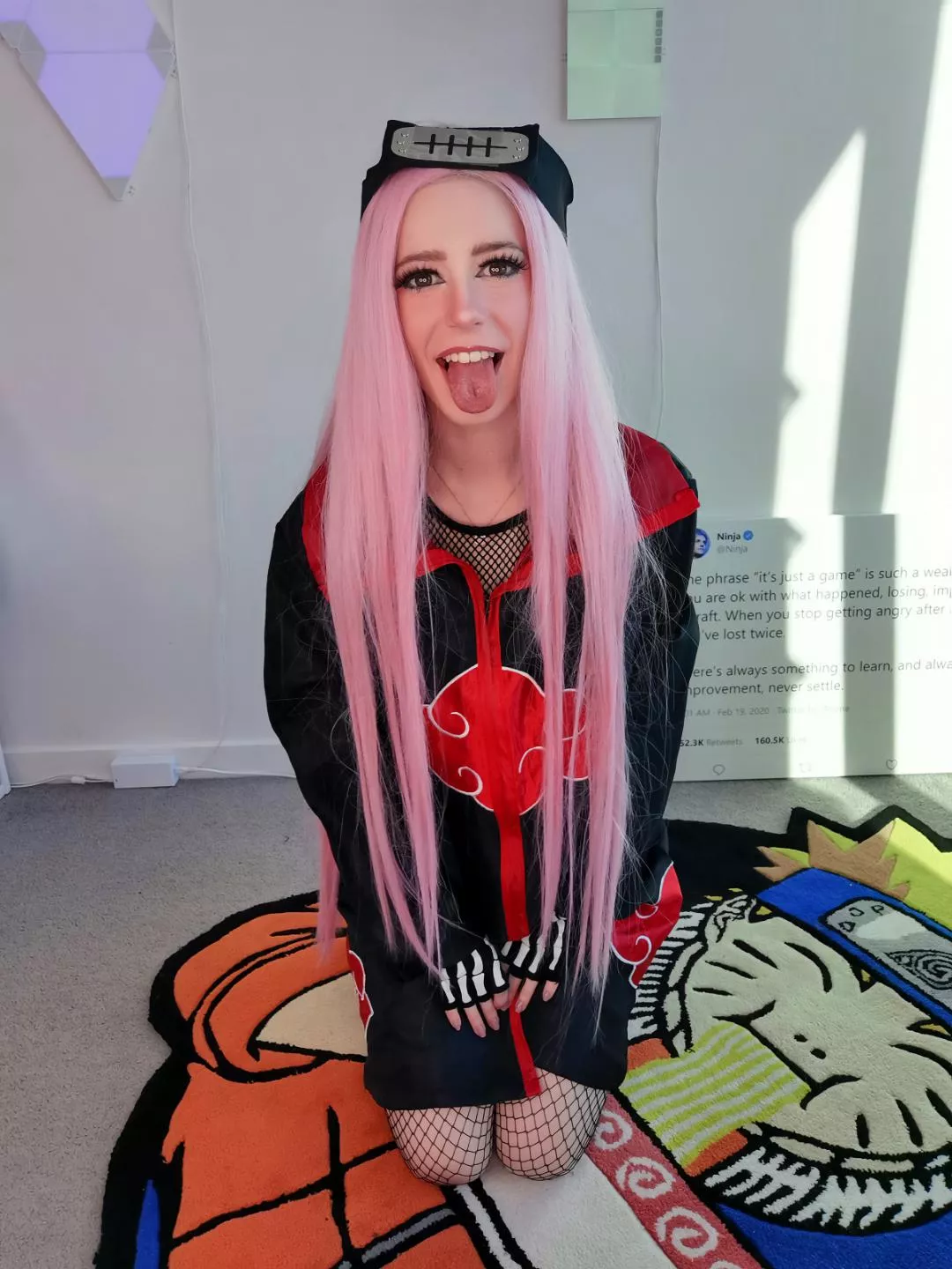 wanna watch anime and chill? 😍✨