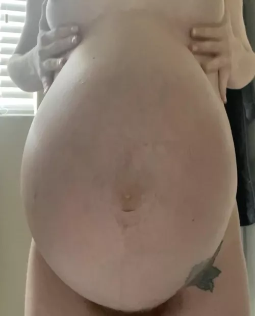 Wanna watch me rub lotion all over? 😋