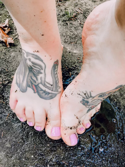 Want to help me clean my feet? DMs are open