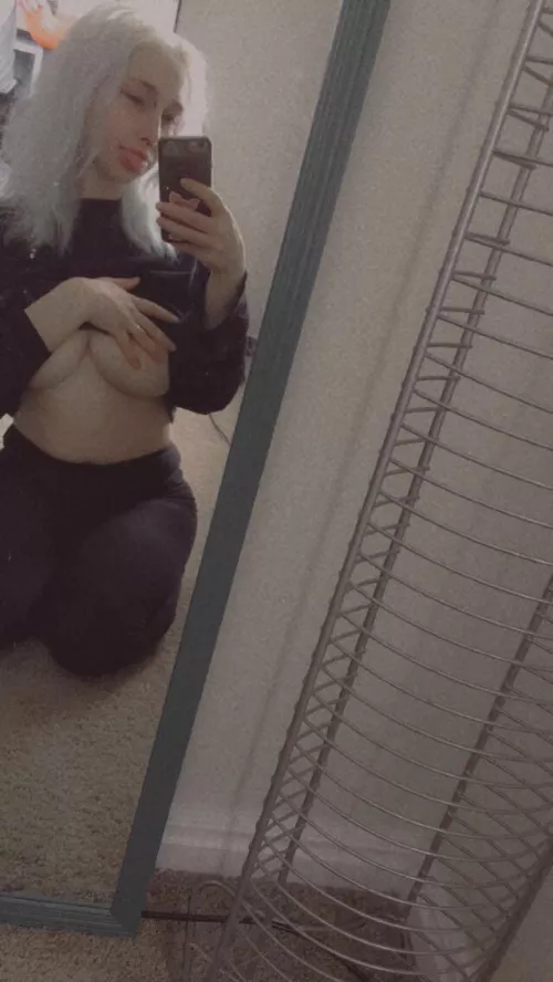 Want to see the rest of me? Link in comments 🥴