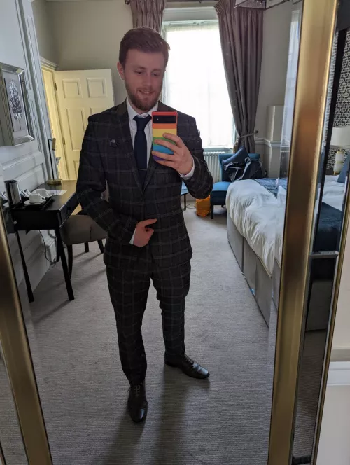 was at a friend's wedding 😊, how was everyone else's weekend?