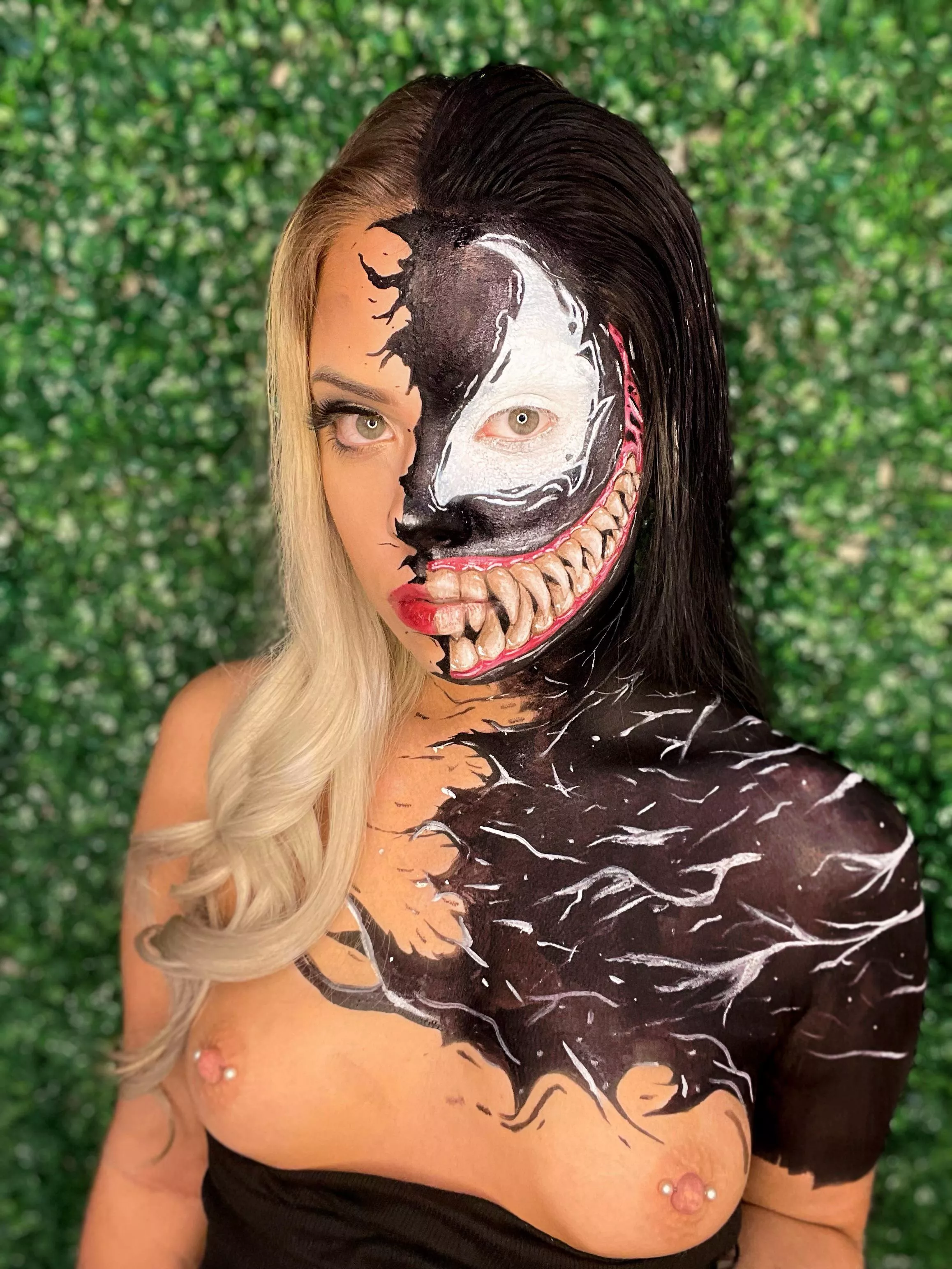 Watchya think?? 😚😚🕷