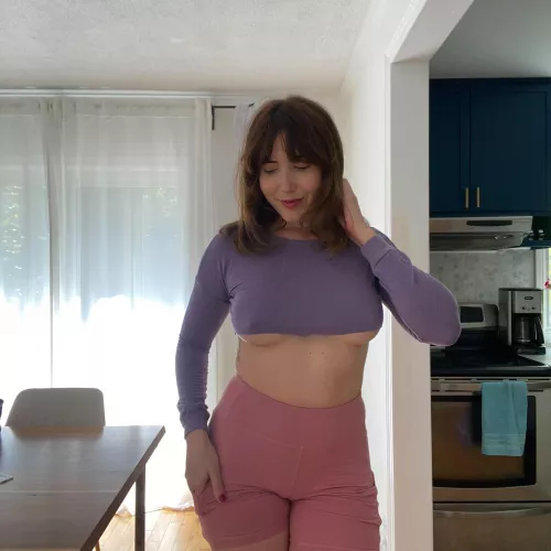 Wearing bright colours while working out is supposed to motivate you [f]