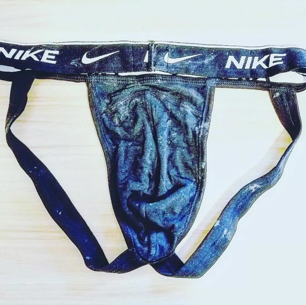 wearing my cumrags whilst i watch porn... no dick touching aloud and i leak so much precum! i havn't came in a week, should i blow a load tonight or hold it longer? if i blow it will be one in my mouth and another in my jocks🥛