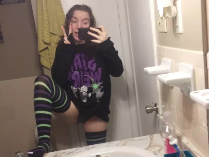 well I just noticed r/wouldyoufuckmygf got removed, so I guess you guys get to see my girlfriend now ❤️