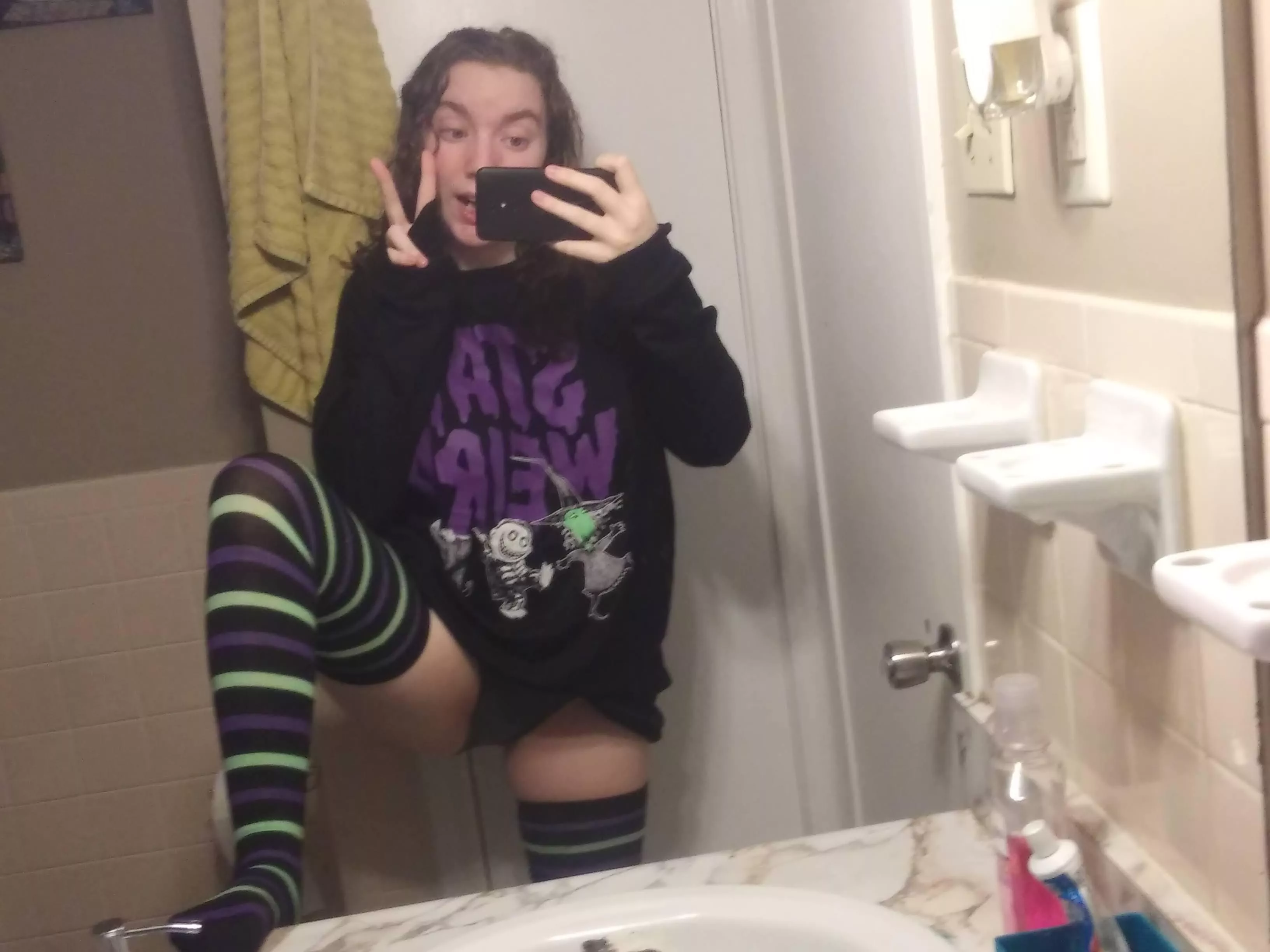 well I just noticed r/wouldyoufuckmygf got removed, so I guess you guys get to see my girlfriend now ❤️