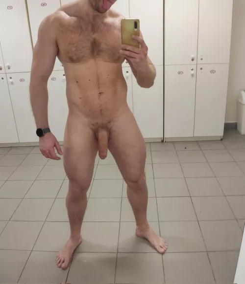 What chances would a hung lad stand of taming you? 🍆