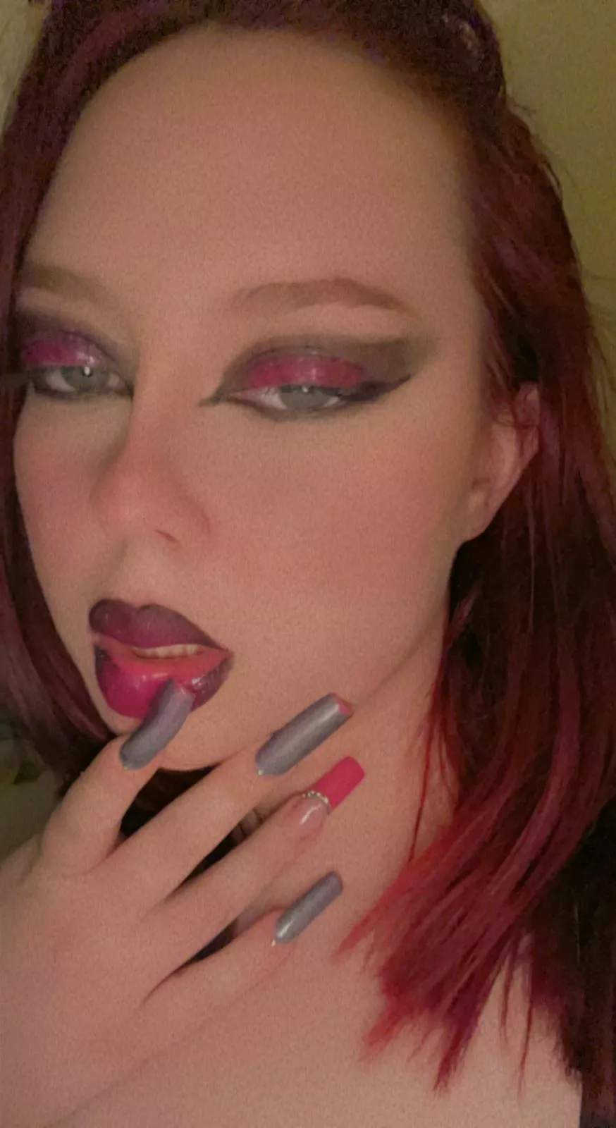 What do you guys think about my nails ? 💅😏