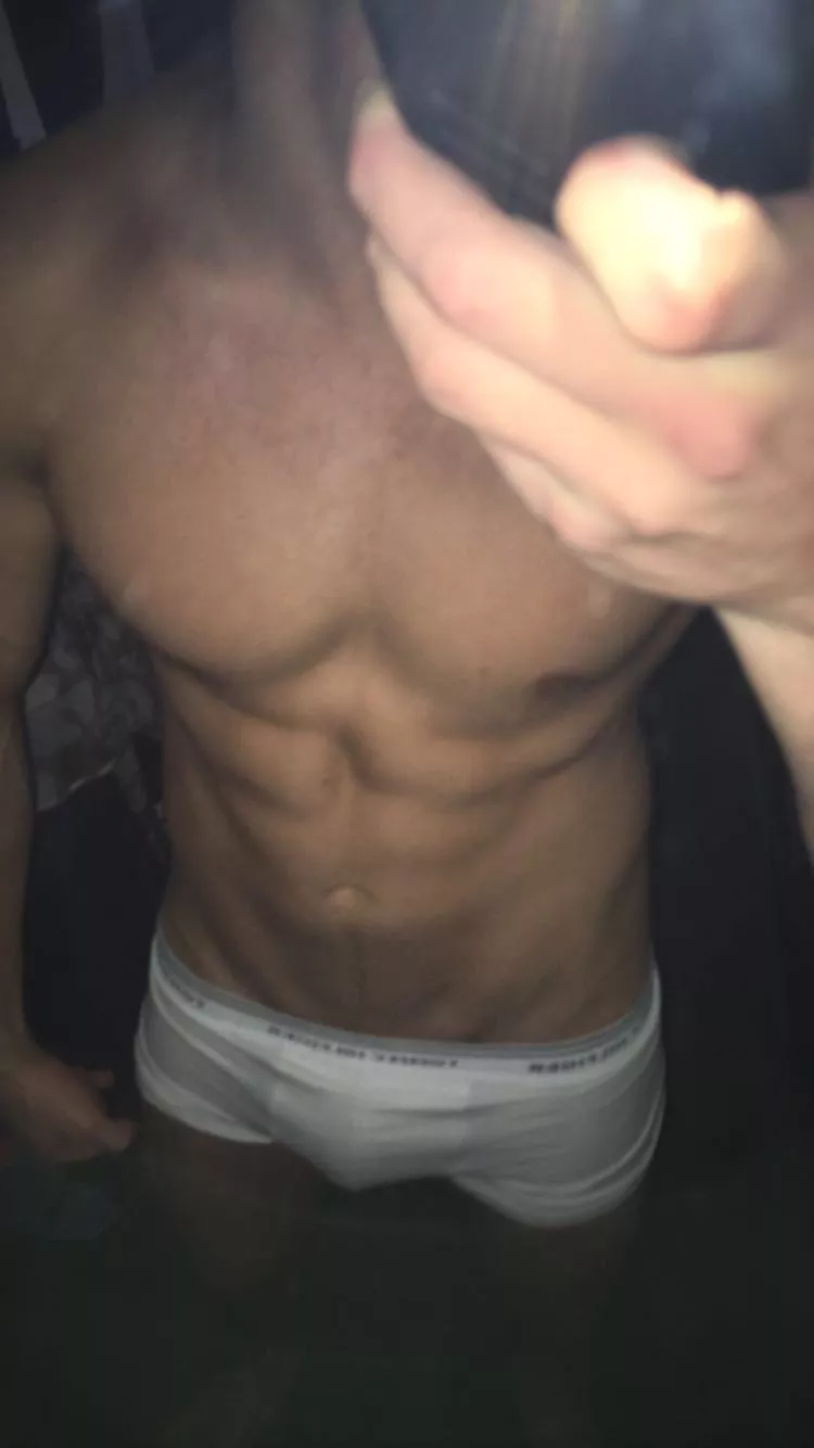 What do you think of white underwear on tanned skin ? 😜