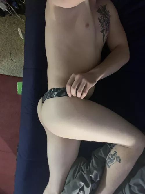 What positions show off a cute butt the best?