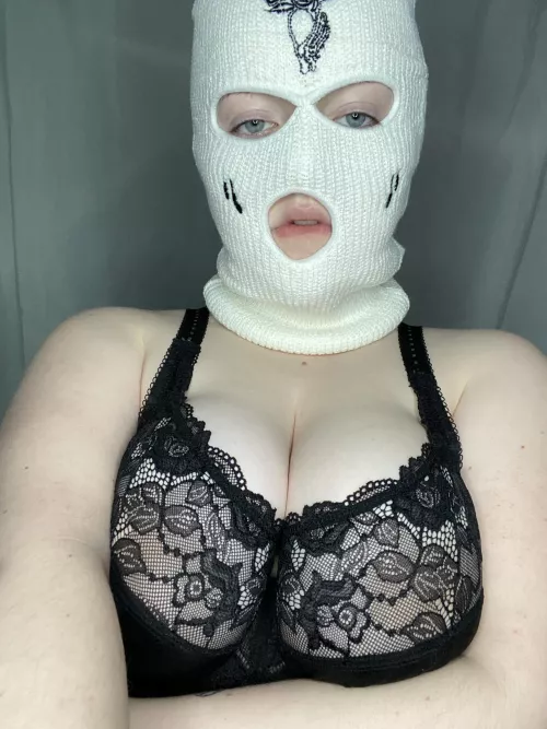 What size of bra do you think I wear? 😏