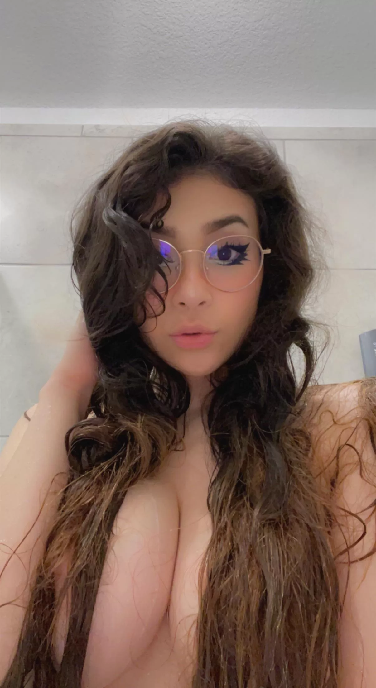 What you doing tonight 😌😘