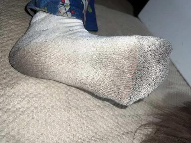 Whats better than filthy socks to sniff? Free content?! Ok! Happy hump day 😈