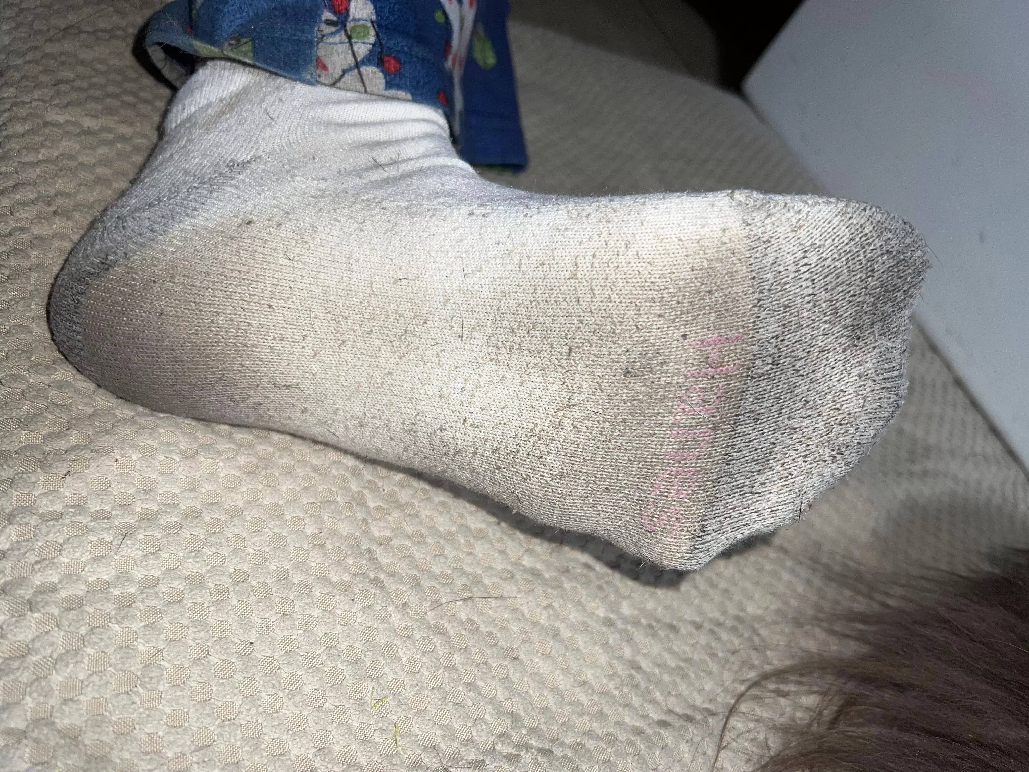 Whats better than filthy socks to sniff? Free content?! Ok! Happy hump day 😈
