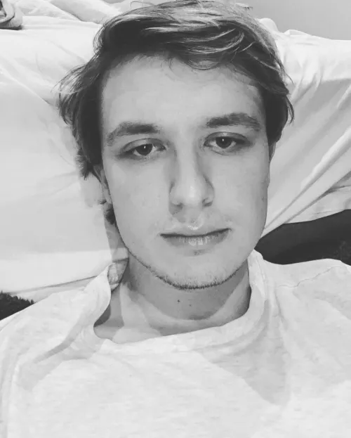 What’s good? Dm me I’m bored