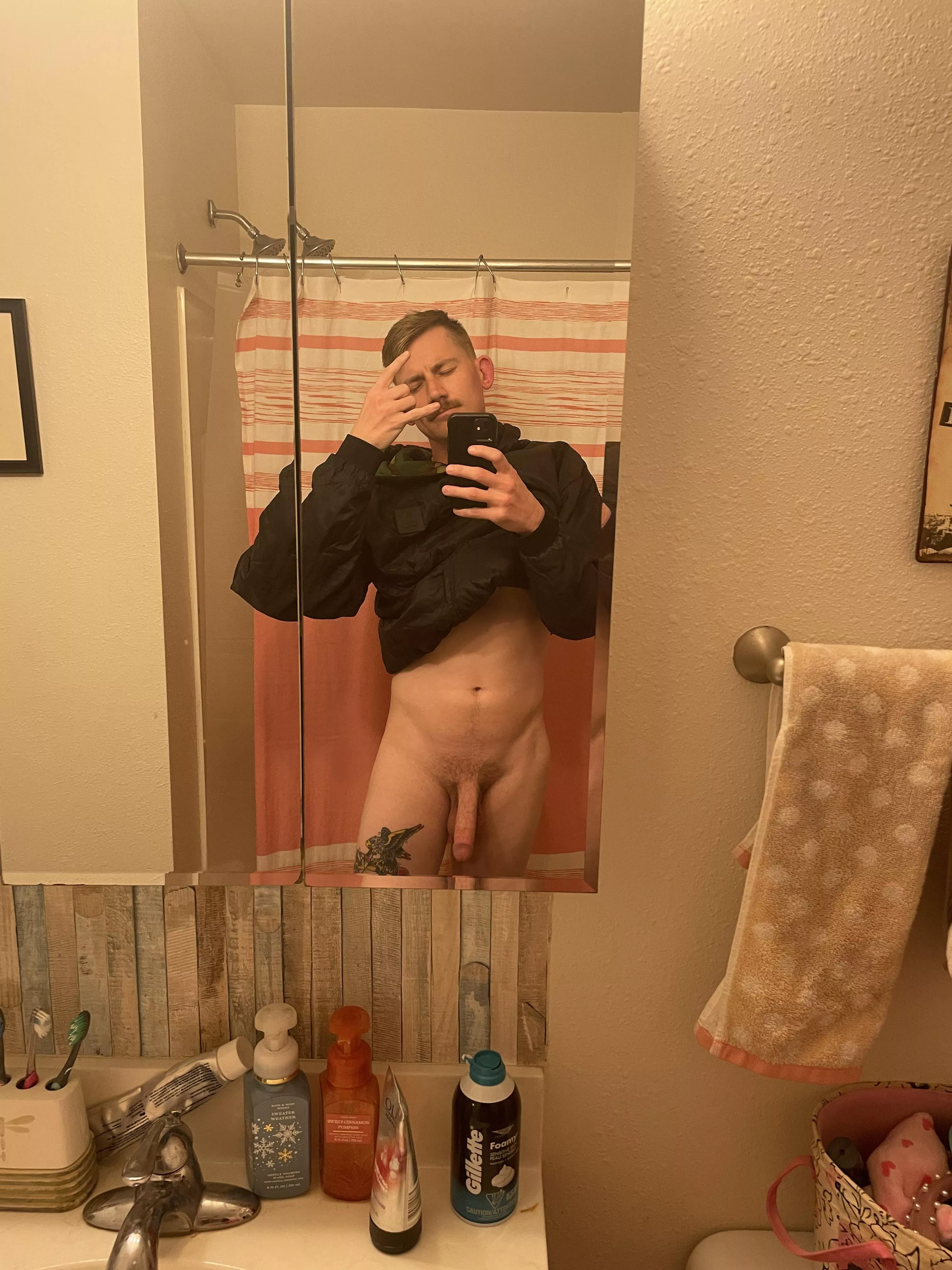 What’s up! Looking to chat. Hit me up!