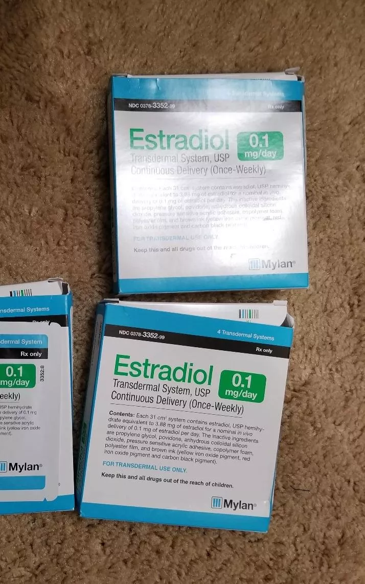 When CD's get really wild... they level up from CD to trannnnsssss 😼