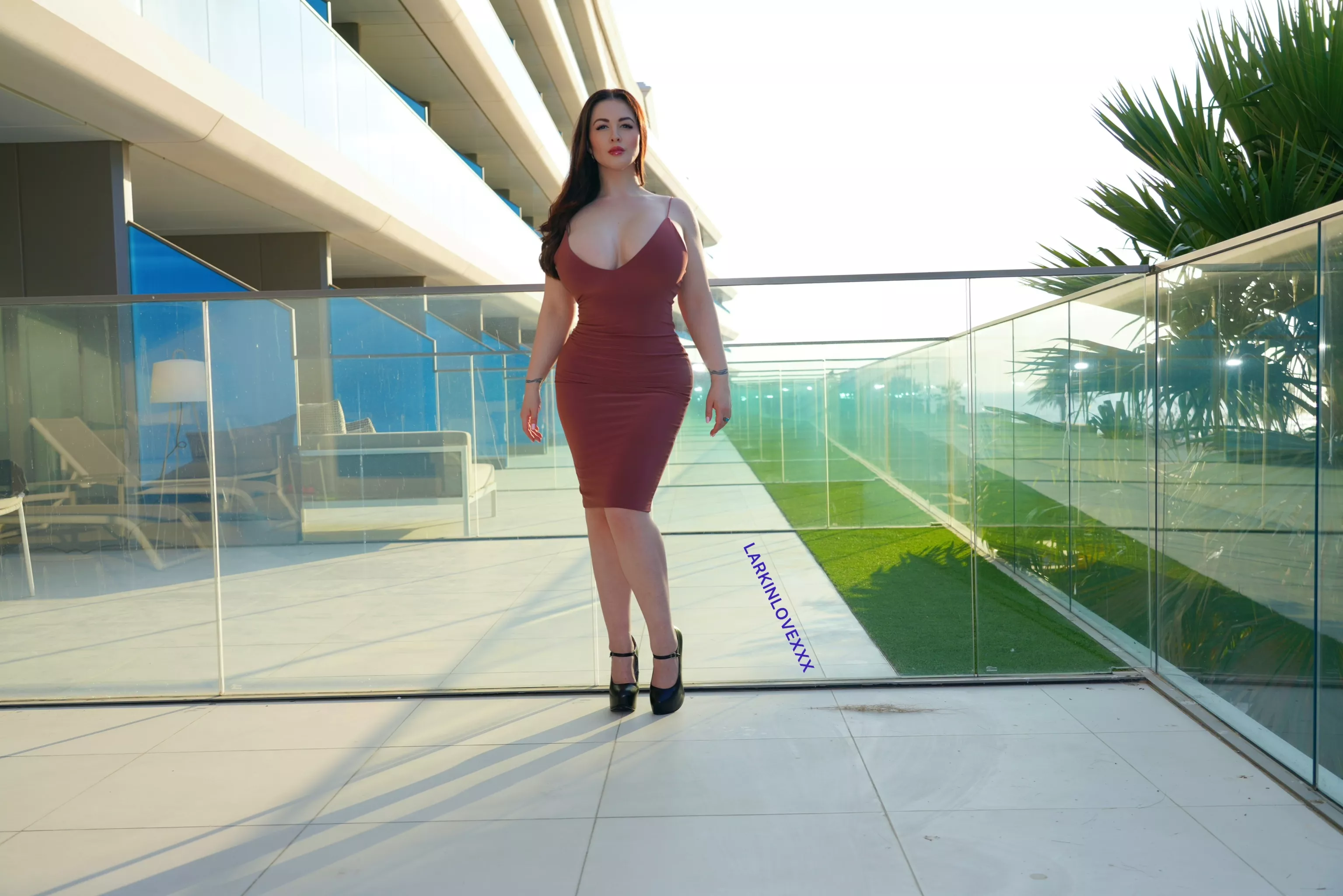 When it comes to dresses, the tighter the better 😈