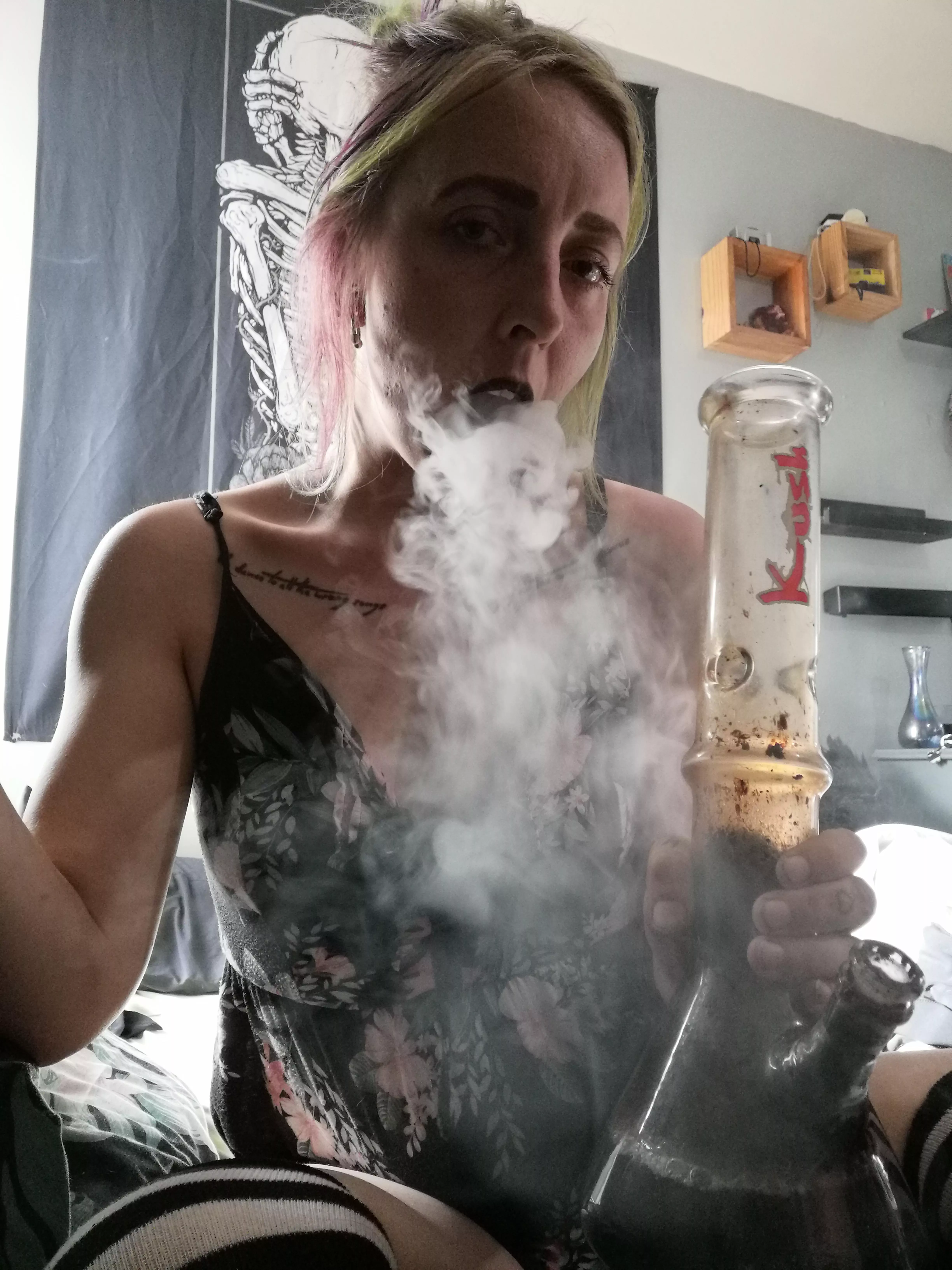 When the bong is as dirty as you are 🤣