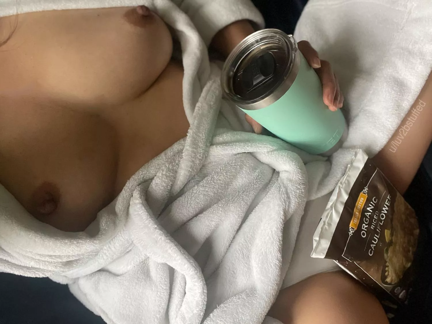 When the crotchfruit is away, mom will play! By now, y’all should know that the frozen veggies are for. 🤪 Happy Friday, CGW!