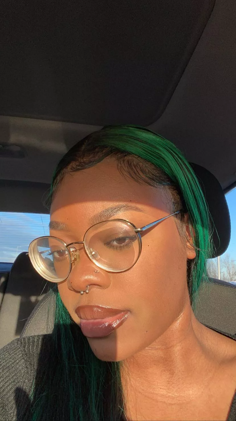 When you’re black so your lips are naturally pouty>