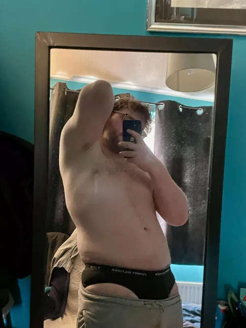 which bros wanna get close? message me or any type of chats or fun. i’m open to anything! i’m kinky asf too!