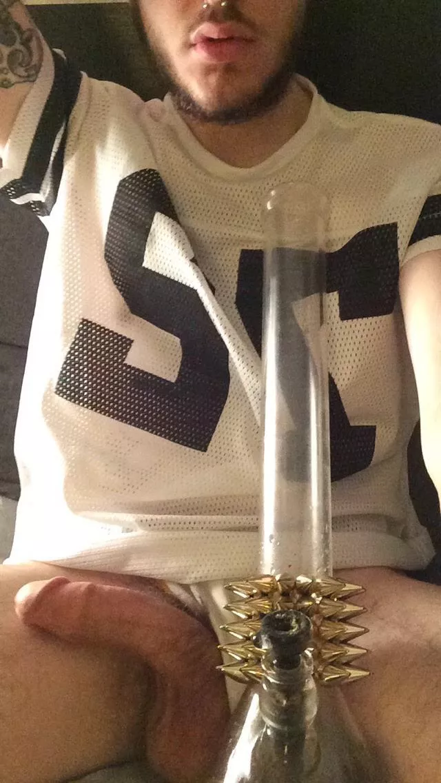 Which you smokin first?! 👅 or 💨