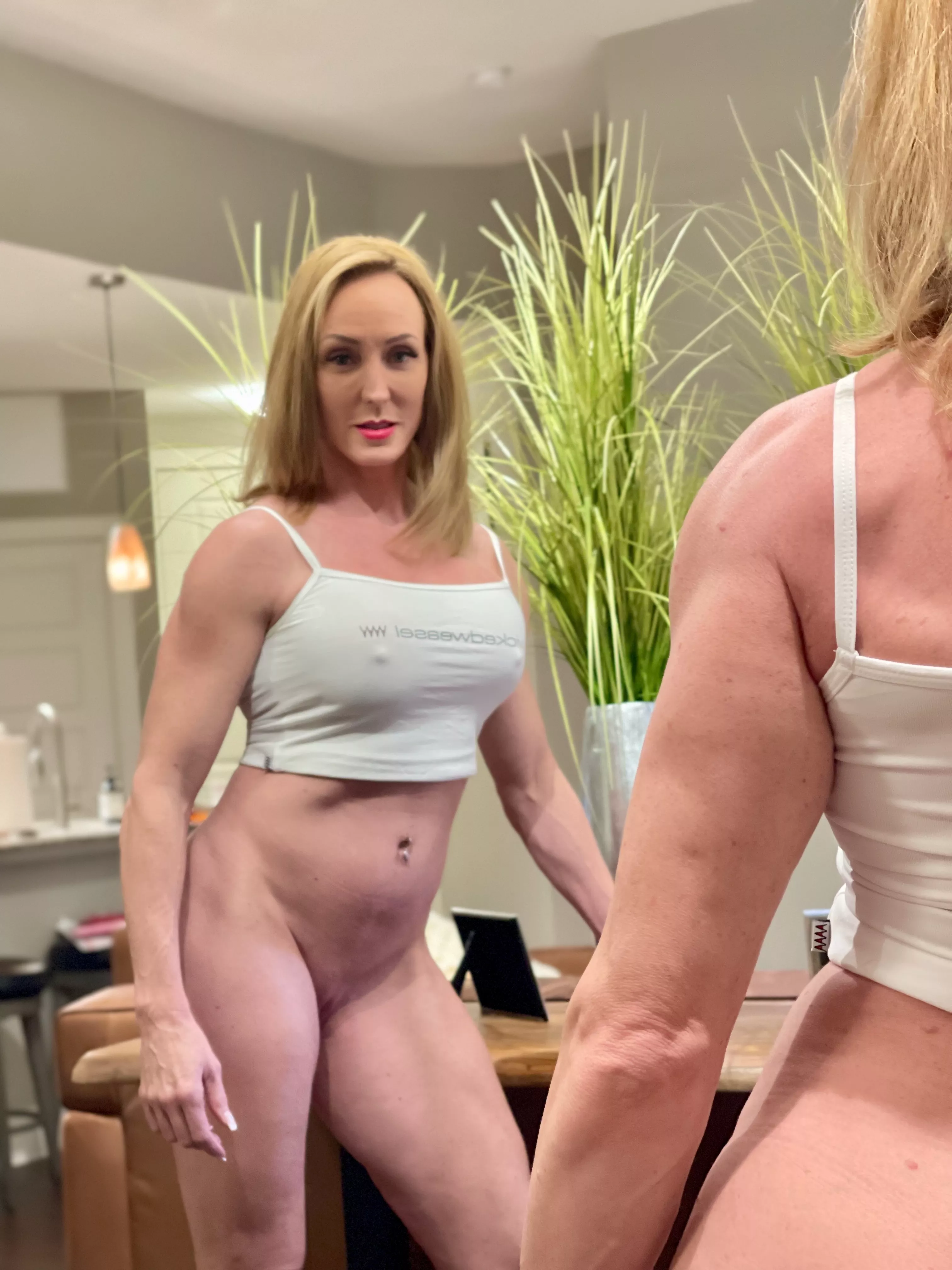 While I may be 50…I can still fuck better than the younger girls 💋💋 [f]