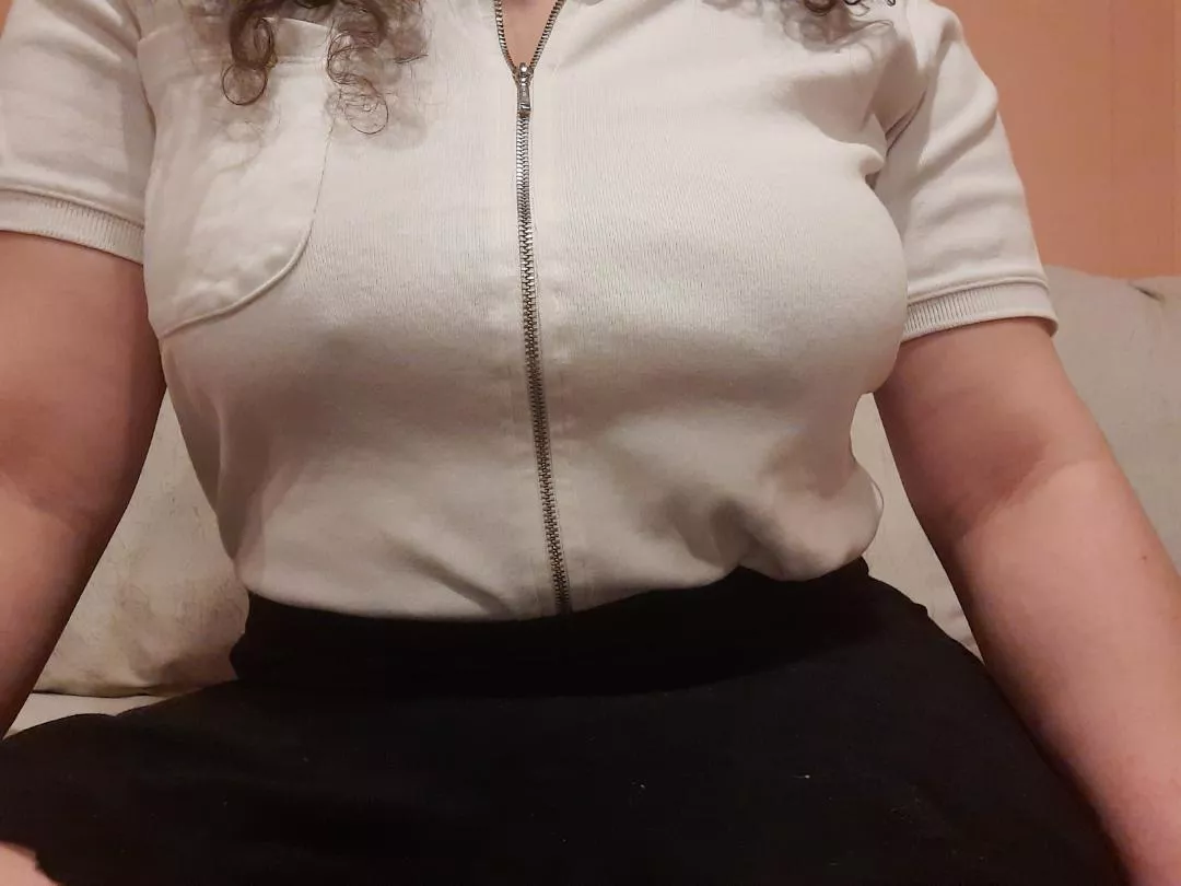 white shirts tend to have a nice impact on nipples