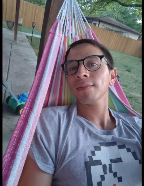 Who else enjoys gaming outside to nice weather? 😊