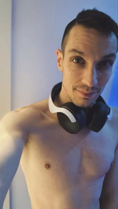 Who else likes the PS5 Headset? :)