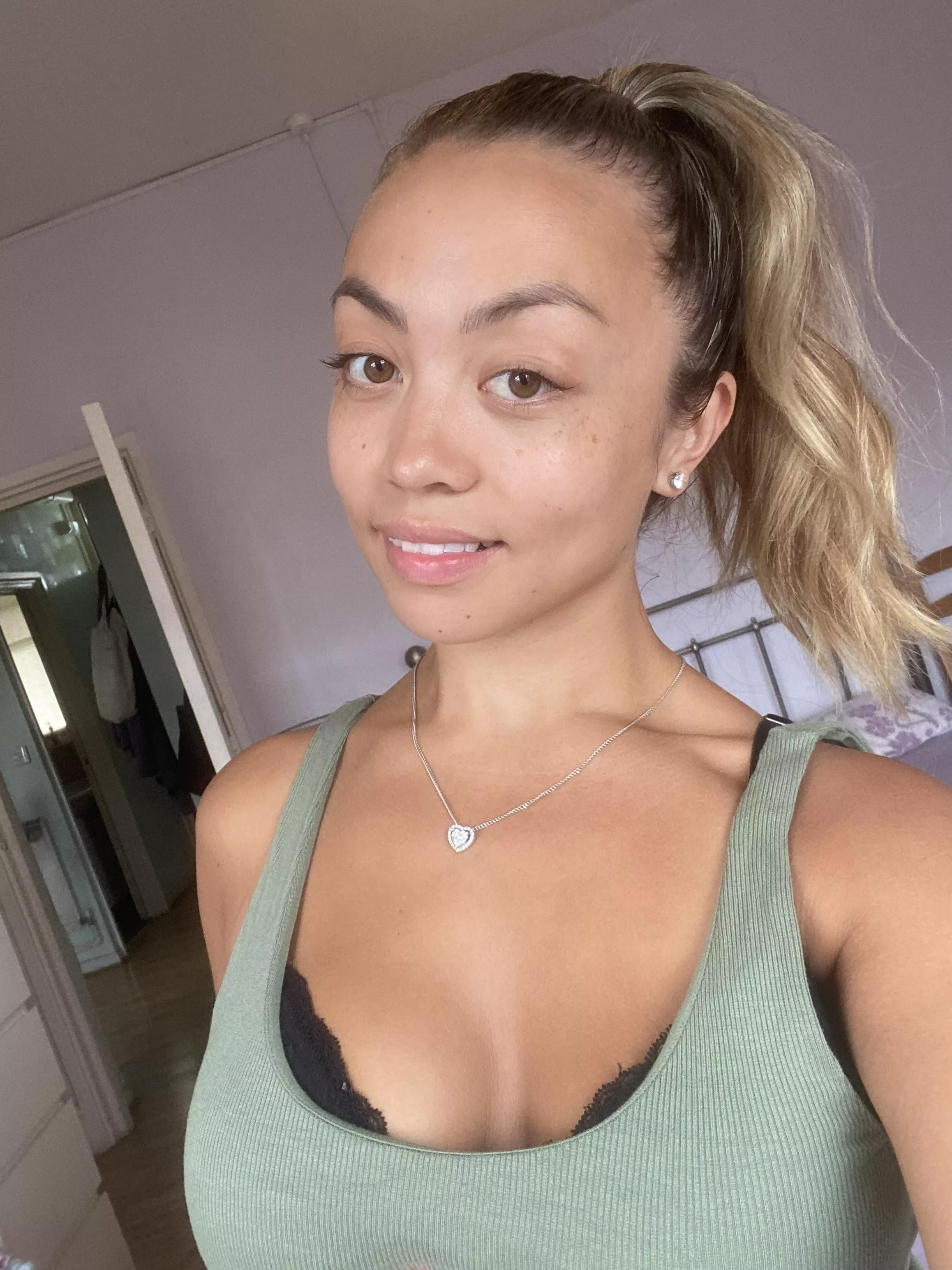 Who else loves having a busy day😆🌺