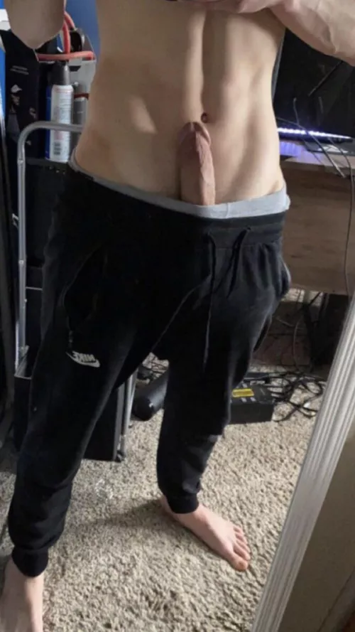 who gets on their knees?🥵