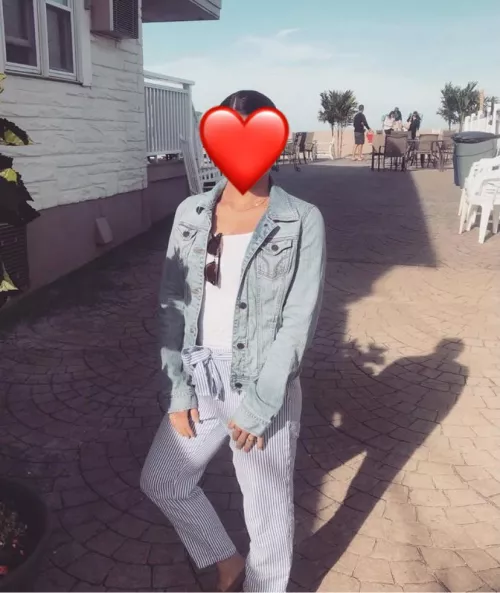 Who has big d and 2nd screen to cum trib the wife