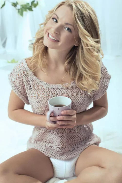 Who is this? Is she real? Was it photoshopped? Any idea of the original image?